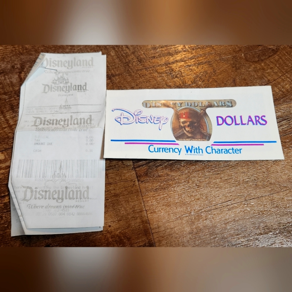 2007 $1 Disney Dollar Pirates Of The Caribbean Disneyland  ( 2 ) Rare